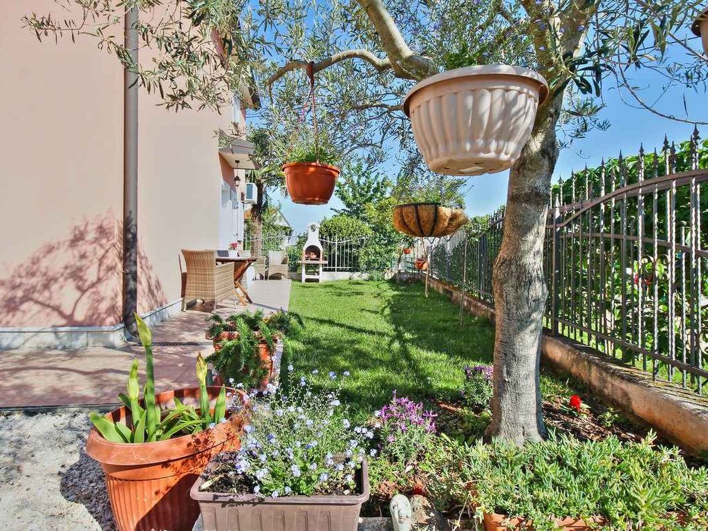 Ferienwohnung mit Terrasse und Klimaanlage