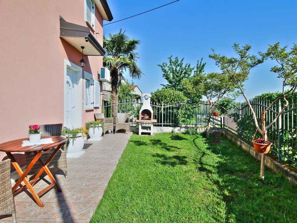 Ferienwohnung mit Terrasse und Klimaanlage