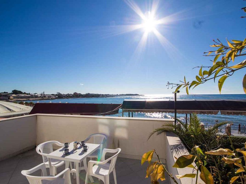 Ferienwohnung direkt am Meer, modern eingerichtet