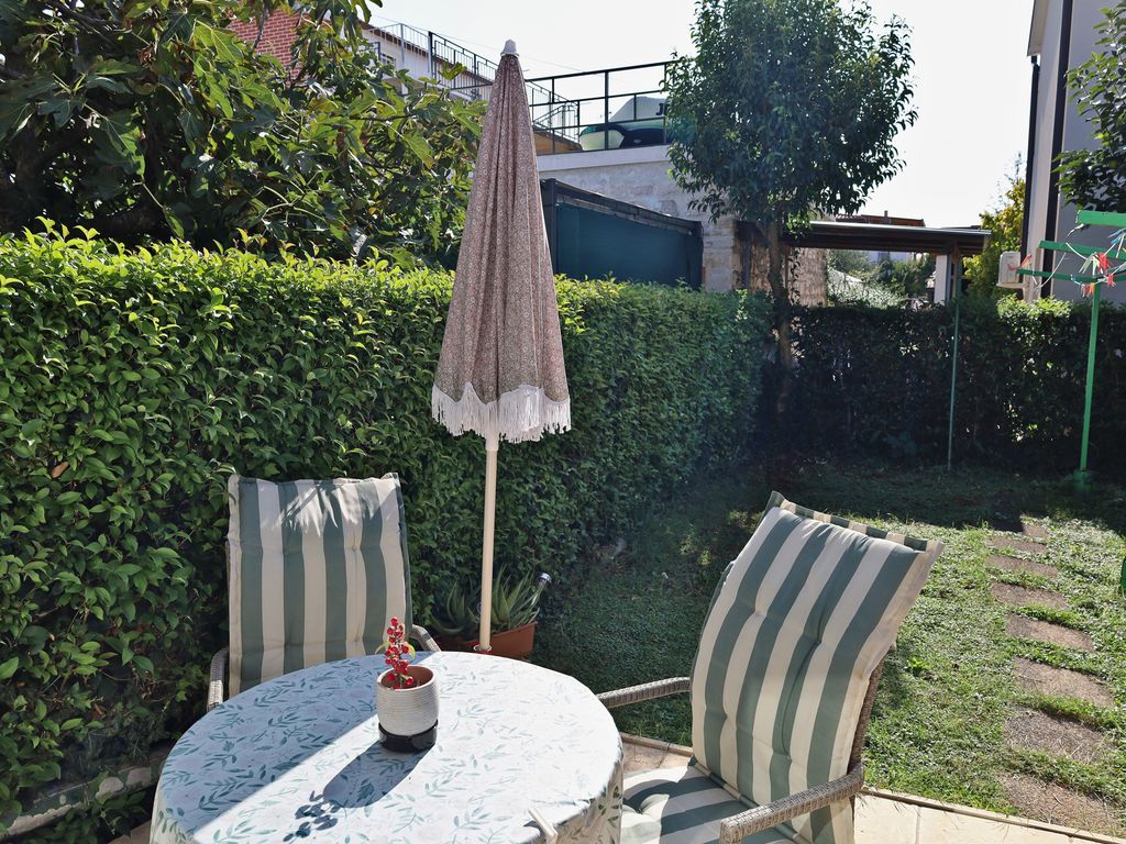 Studio mit Klimaanlage und Terrasse