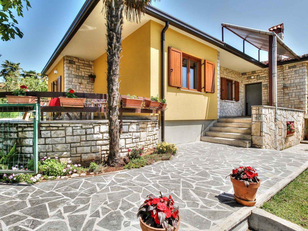Ferienwohnung mit Balkon und Grill