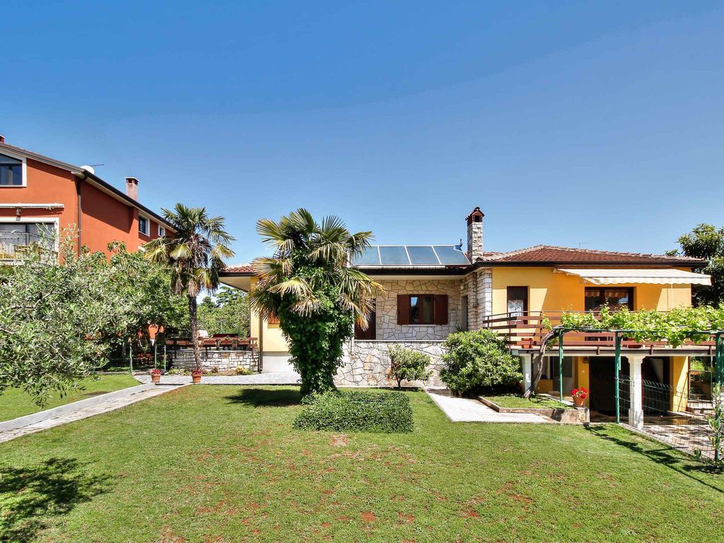 Ferienwohnung mit Balkon und Grill