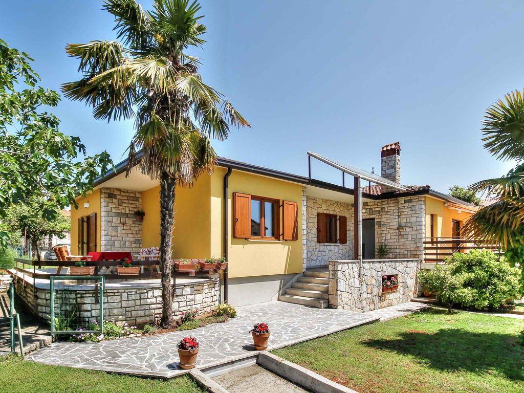 Ferienwohnung mit Balkon und Grill