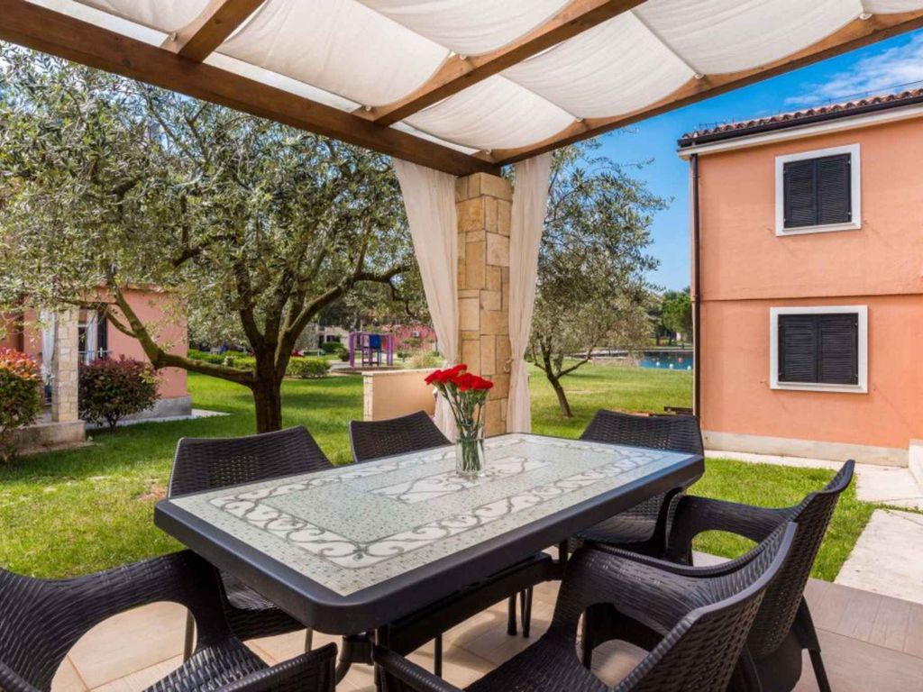 Ferienwohnung mit Pool und WLAN