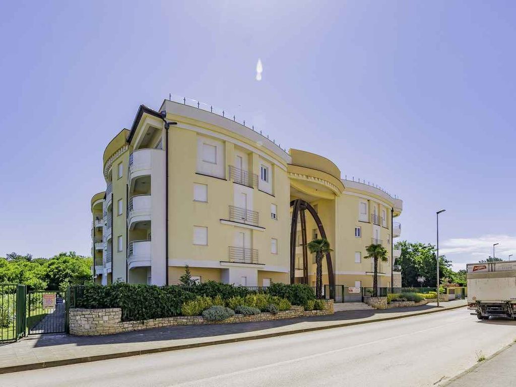 Ferienwohnung mit Kinderspielplatz, in der Nähe vom Strand