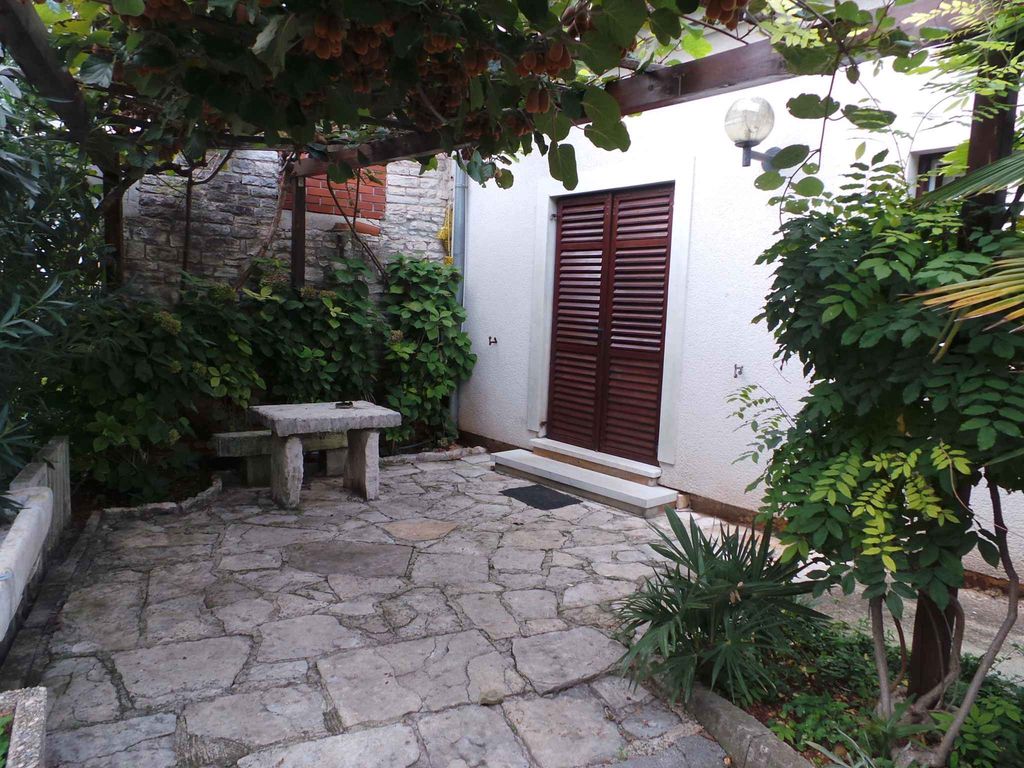 Bungalow mit Terrasse und Grill