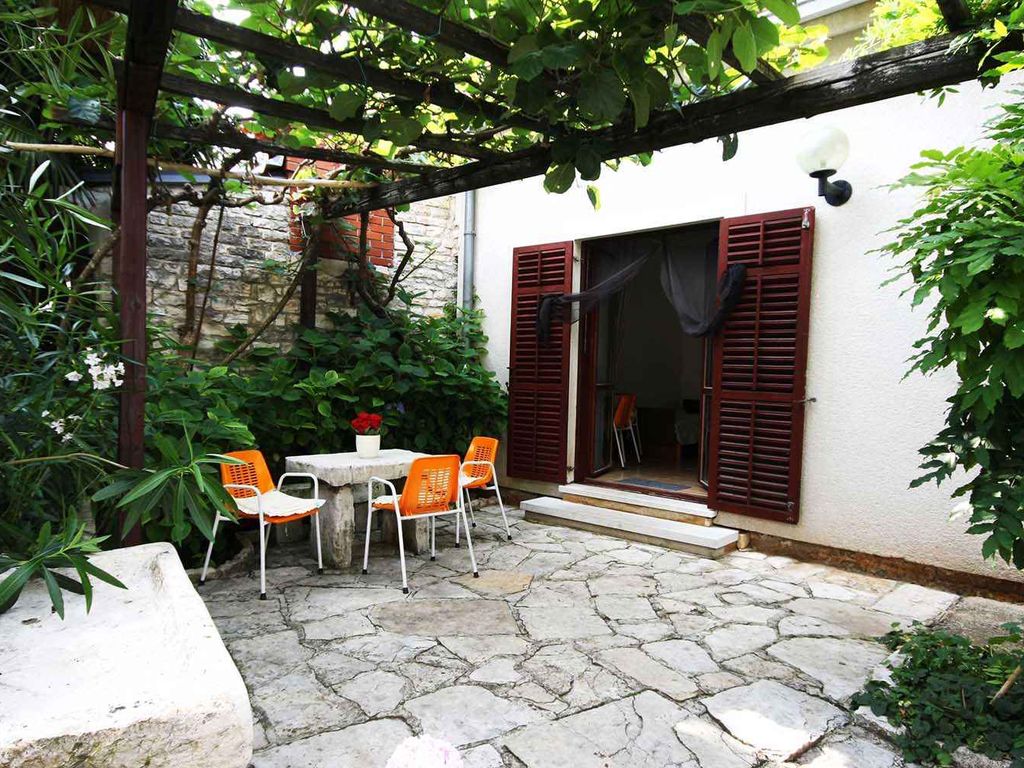 Bungalow mit Terrasse und Grill