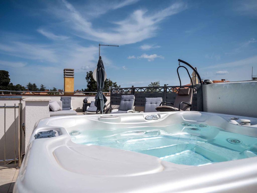 Ferienwohnung mit Dachterrasse und Whirlpool
