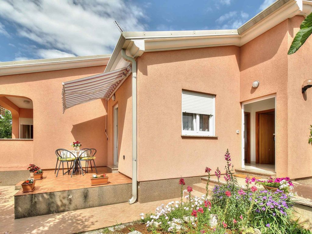Ferienwohnung mit Terrasse und Klimaanlage