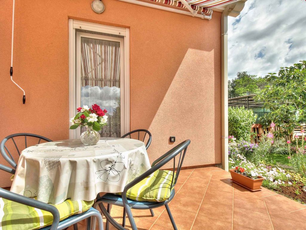 Ferienwohnung mit Terrasse und Klimaanlage