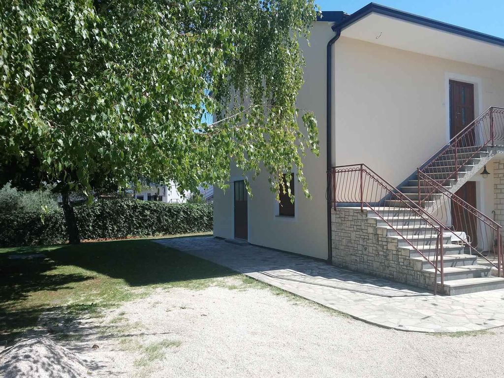 Ferienhaus mit Garten und Grill