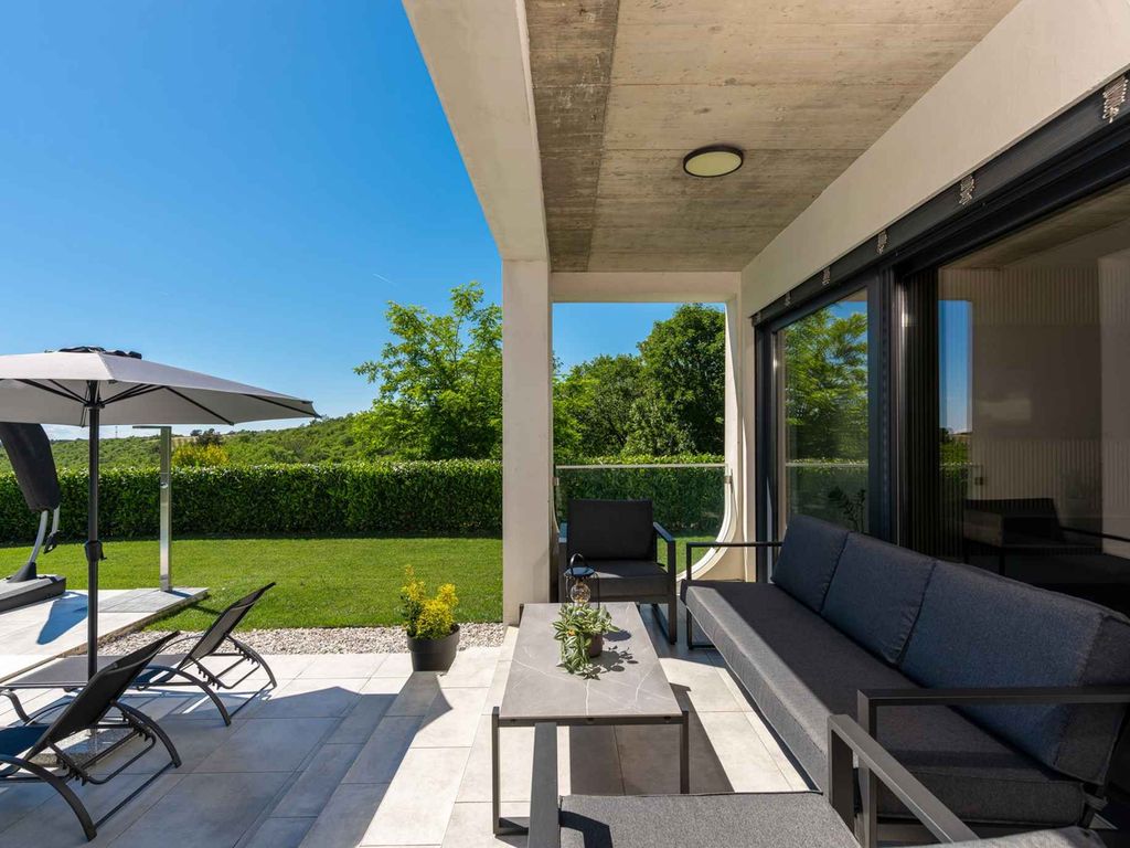 FerienHaus mit Swimmingpool und Meerblick