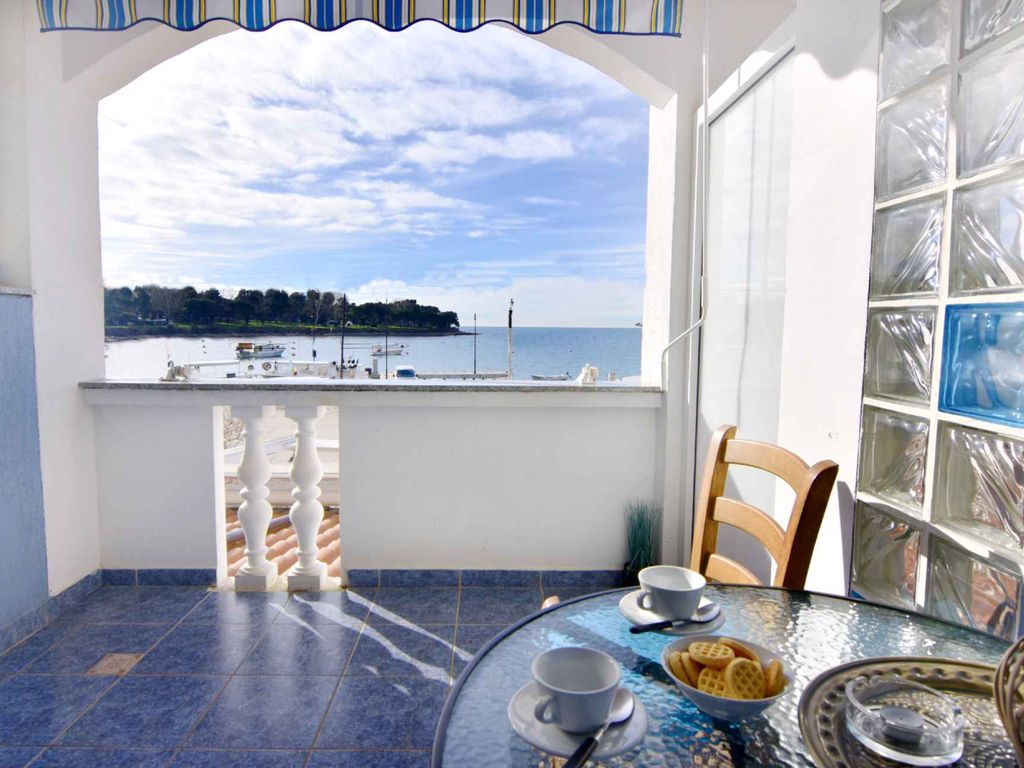 Studio mit Balkon und Klimaanlage