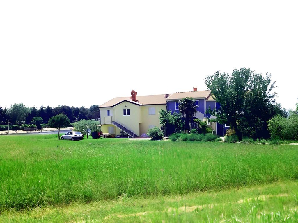 Ferienwohnung mit Terrasse und Klimaanage