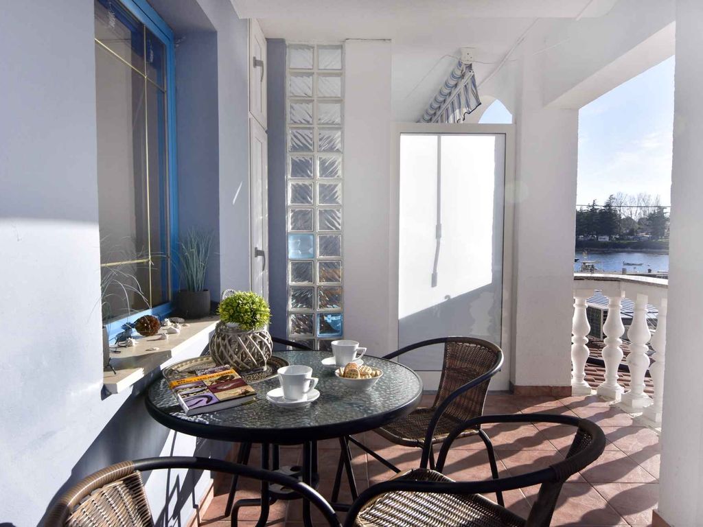 Ferienwohnung mit Terrasse und Klimaanage