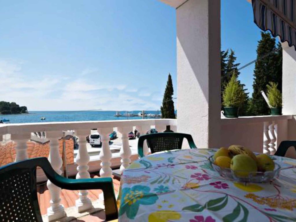 Ferienwohnung mit Terrasse und Klimaanage