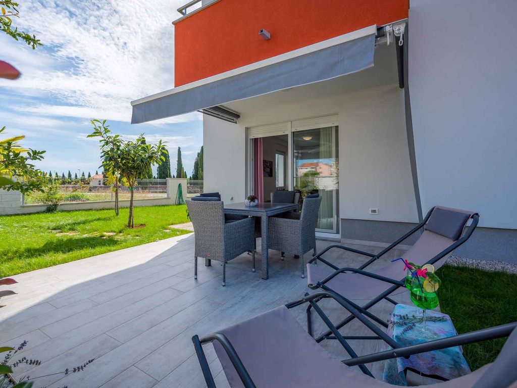 Ferienwohnung mit Terrasse und Klimaanlage