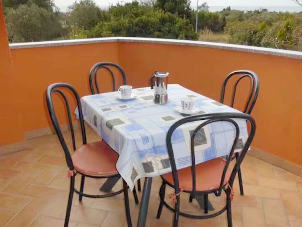 Ferienwohnung mit Balkon, Klimaanlage und WLAN