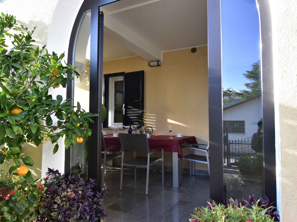 Ferienwohnung mit Terrasse in der Nähe vom Strand