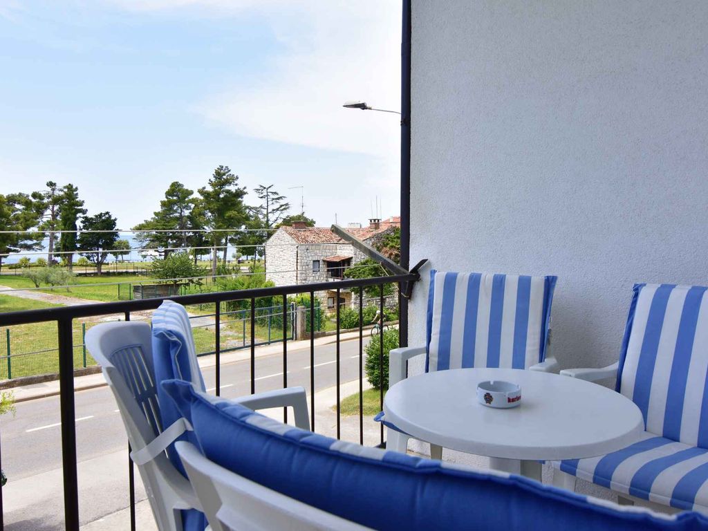 Ferienwohnung mit Terrasse in Meernähe