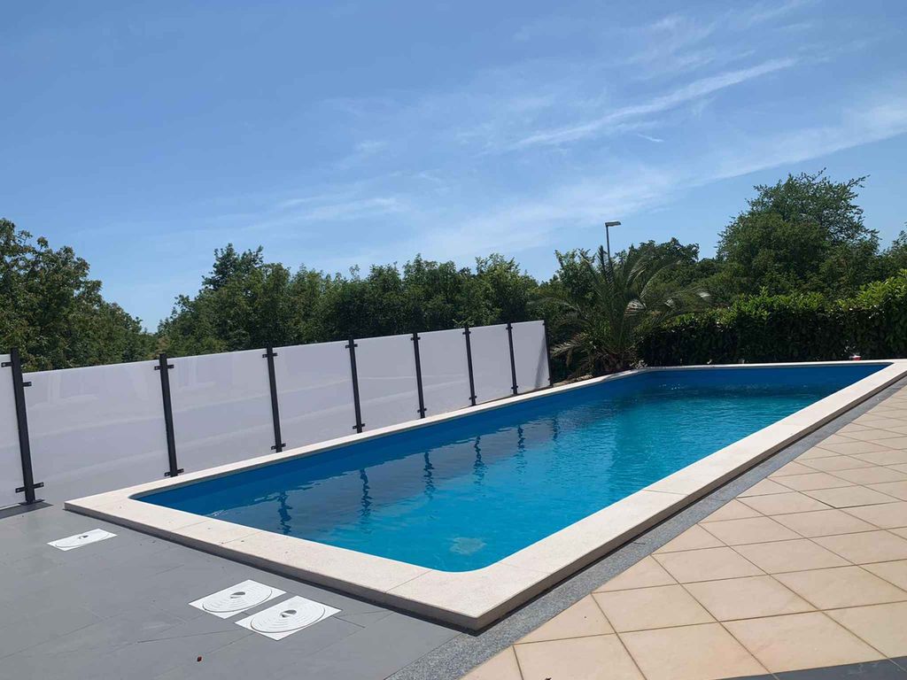 Ferienwohnung mit Gemeinschaftspool und Klimaanlage