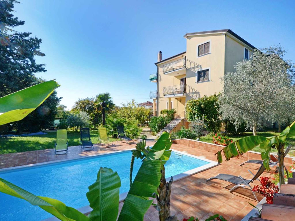 Ferienwohnung mit dem Pool
