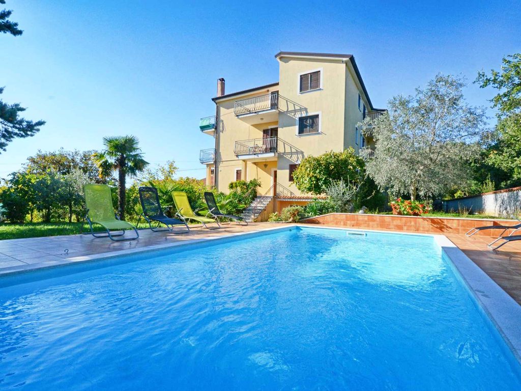 Ferienwohnung mit dem Pool