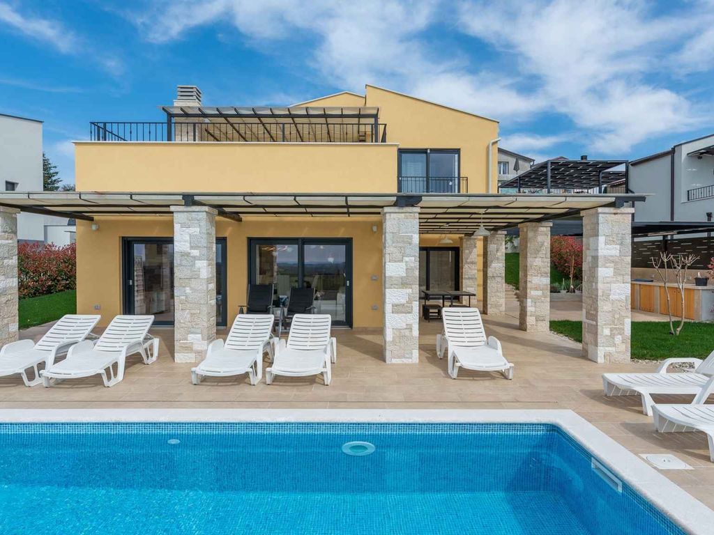 Villa mit Pool