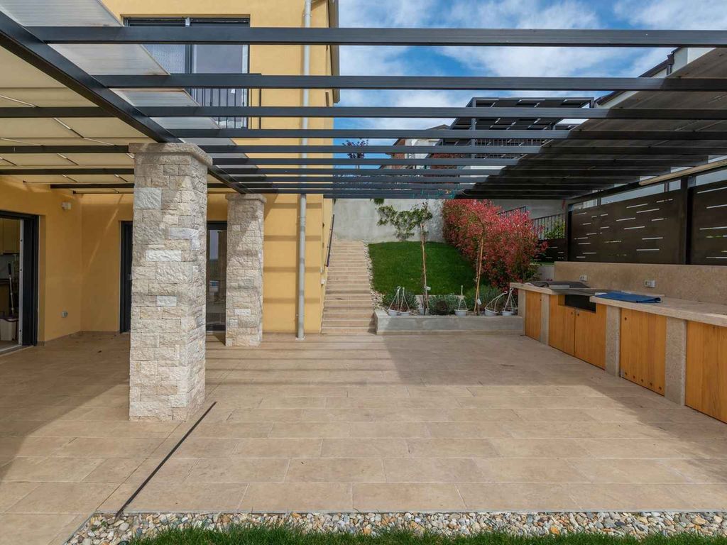 Villa mit Pool