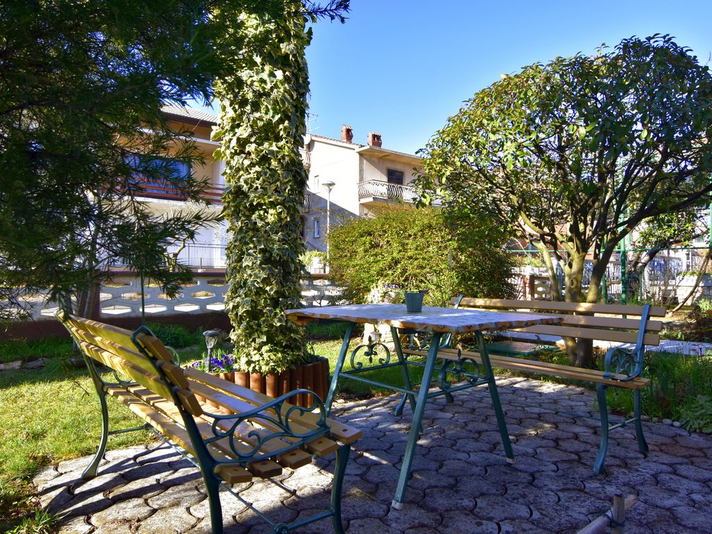 Ferienwohnung mit 3 Schlafzimmern, Klimaanlage und Parkplatz