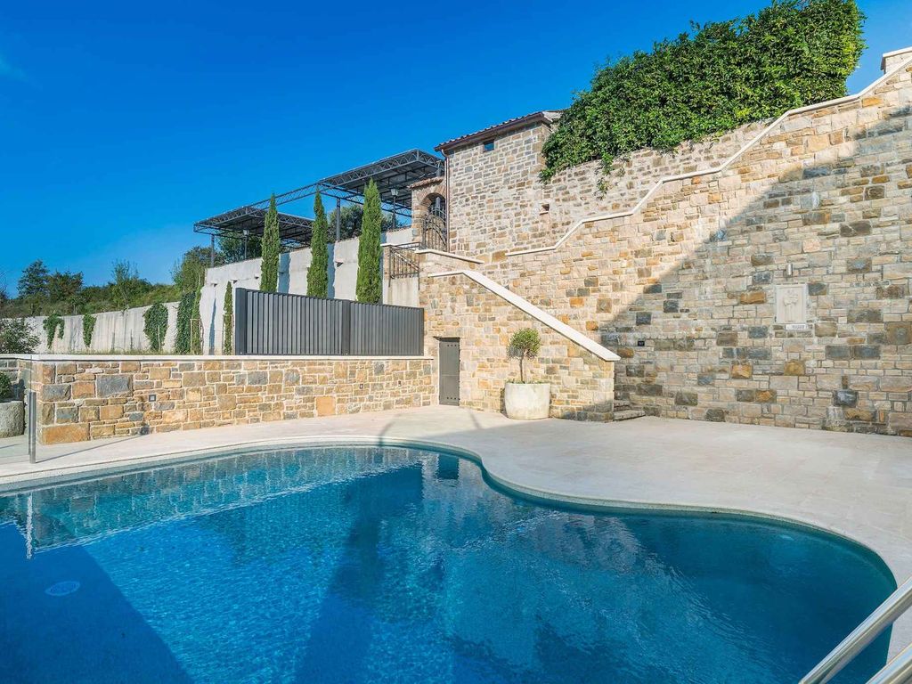 Villa mit Pool und Sauna