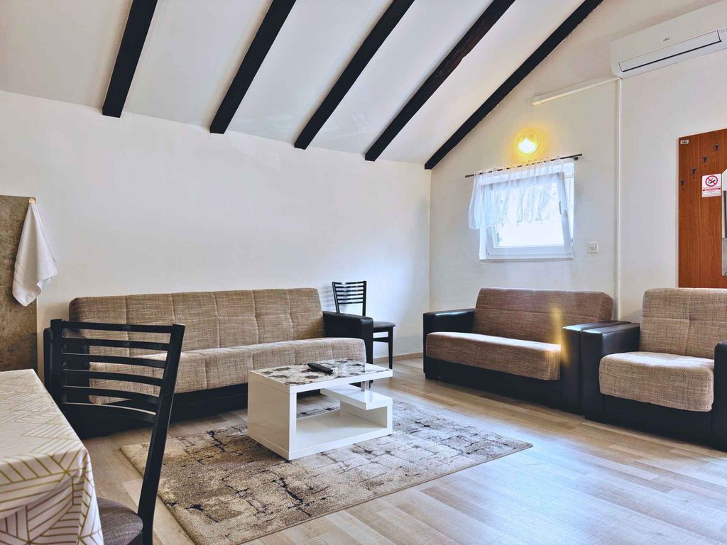 Ferienwohnung In der Nähe des Meeres, Cafés und Restaurants