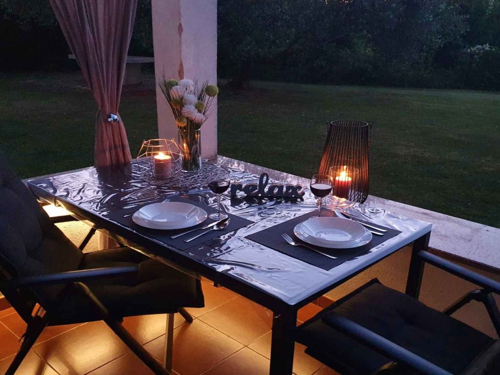 Ferienwohnung mit Spülmaschine, Terrasse und Hof