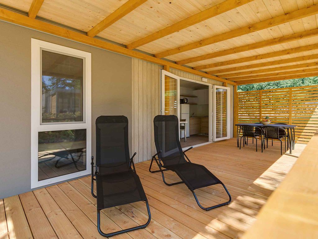 FerienHaus mit Terrasse und Klimaanlage