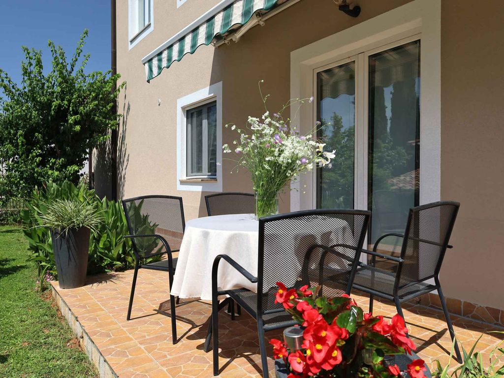 Ferienwohnung mit Internet, Klimaanlage, Terrasse und Garten in ruhiger Lage