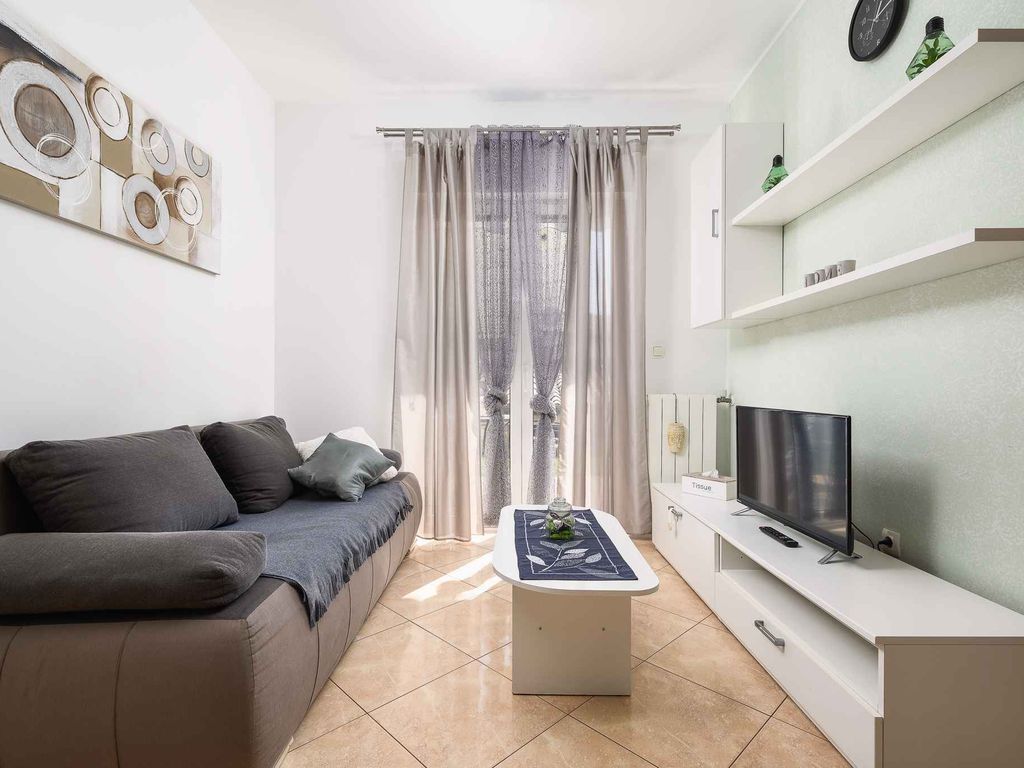 Ferienwohnung mit Internet, Klimaanlage, Terrasse und Garten in ruhiger Lage