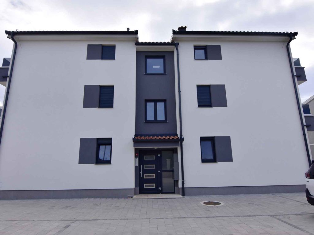 Ferienwohnung mit Terrasse und Klimaanlage in der Nähe des Meeres