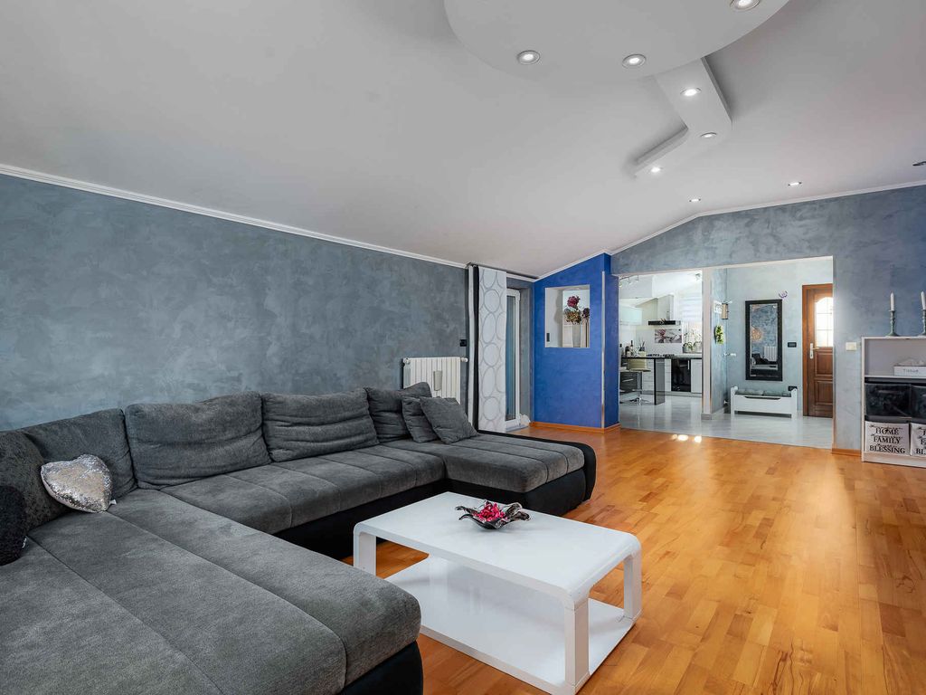 Ferienwohnung mit Balkon und Klimaanlage