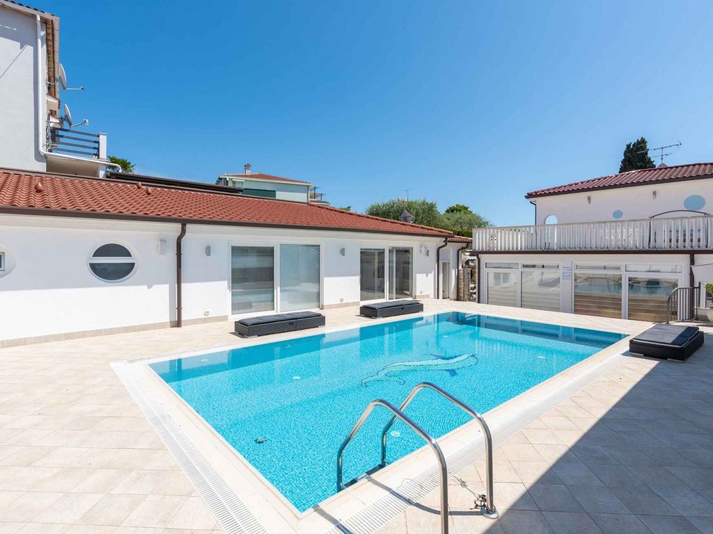 Villa mit Pool