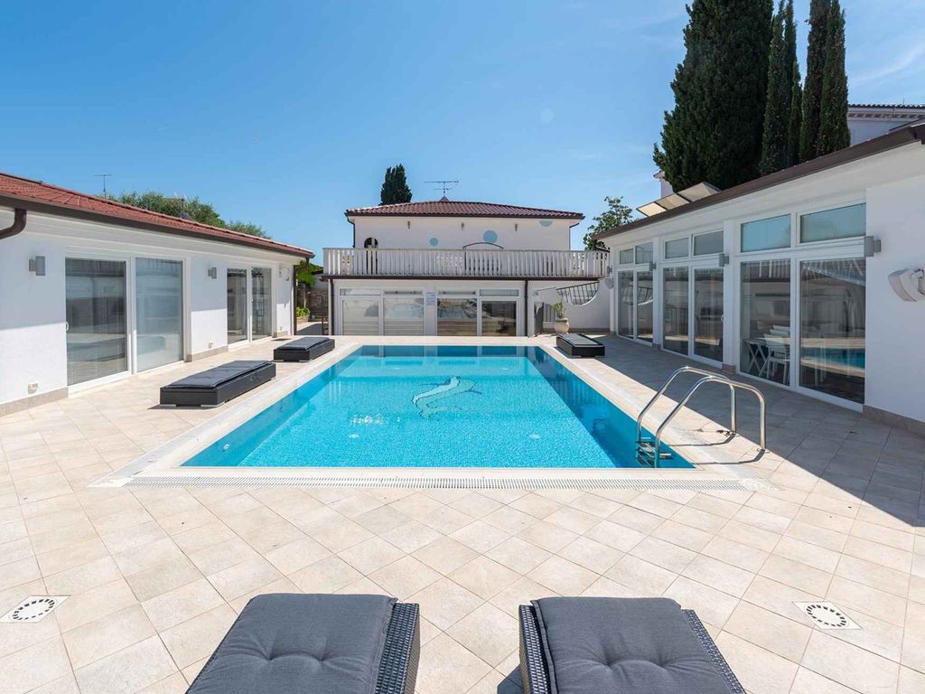 Villa mit Pool