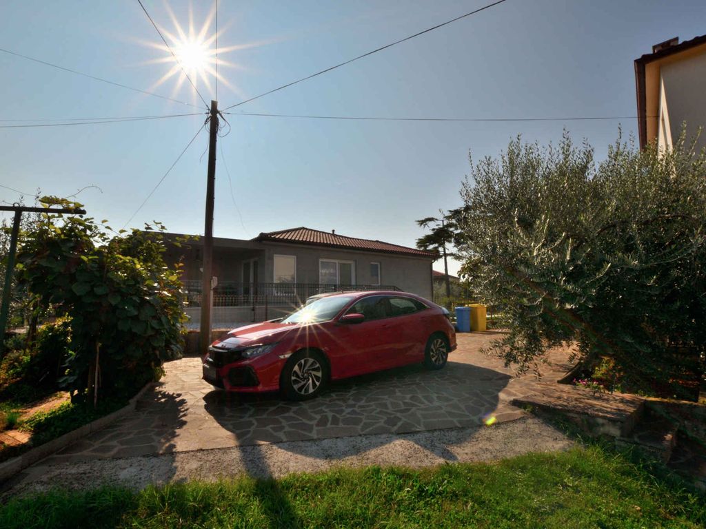Ferienwohnung mit Klimaanlage und Terrasse in Umag