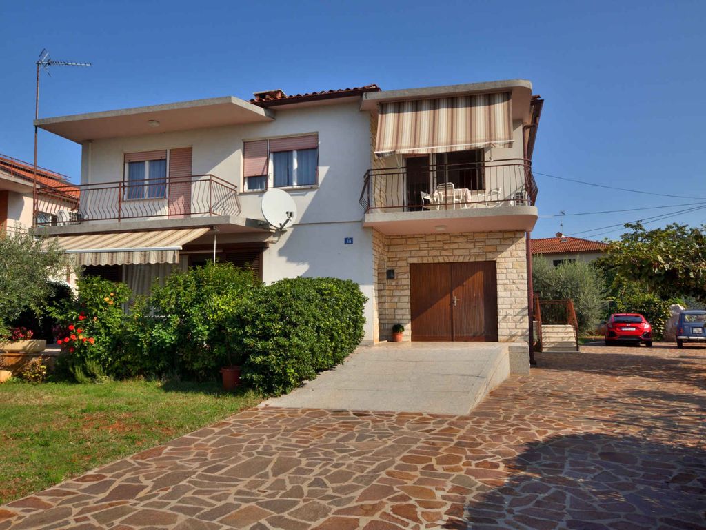 Ferienwohnung mit Klimaanlage und Terrasse in Umag