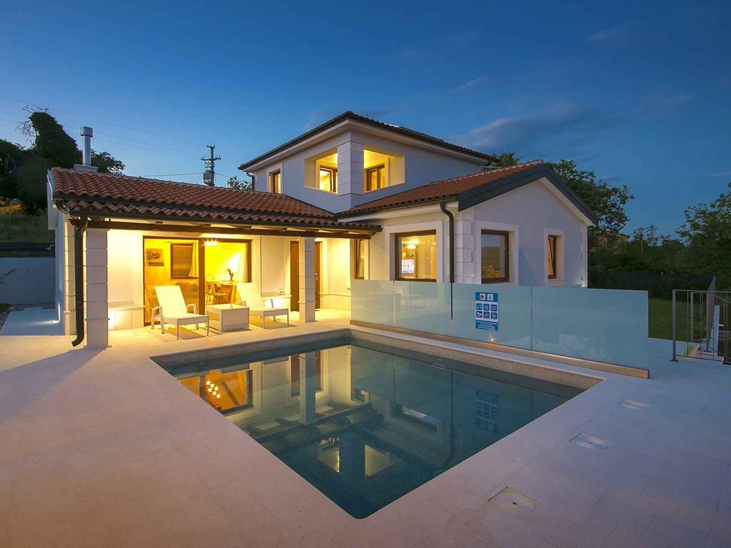Villa mit Klimaanlage und Pool