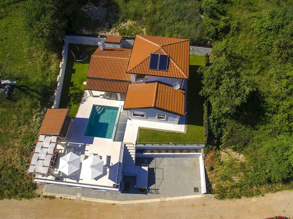 Villa mit Klimaanlage und Pool