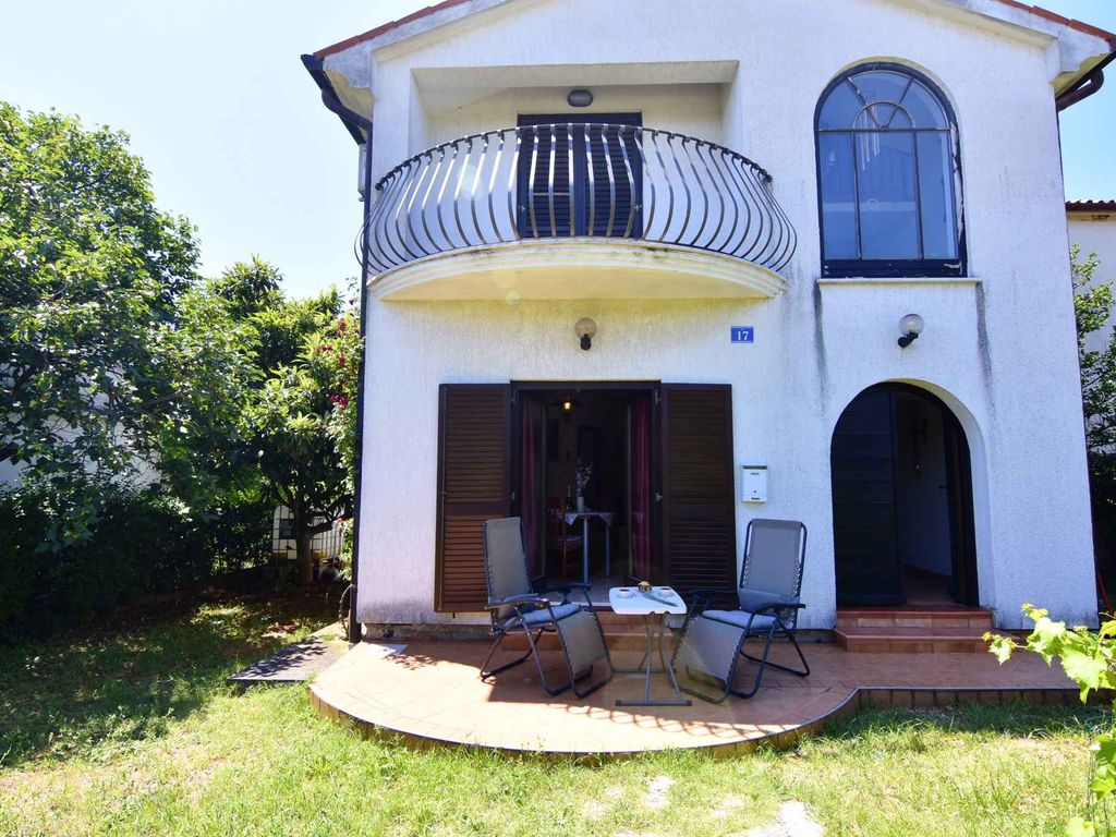 Studio mit Terrasse in der Nähe des Strandes Zambratija, für Paare