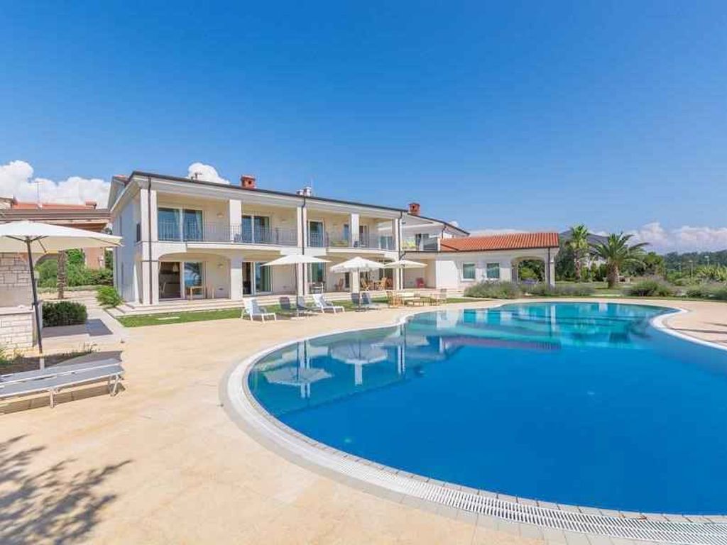 Ferienwohnung mit Klimaanlage und Pool