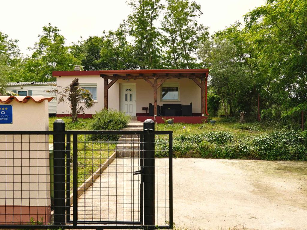 Bungalow Bungalow mit großem Garten