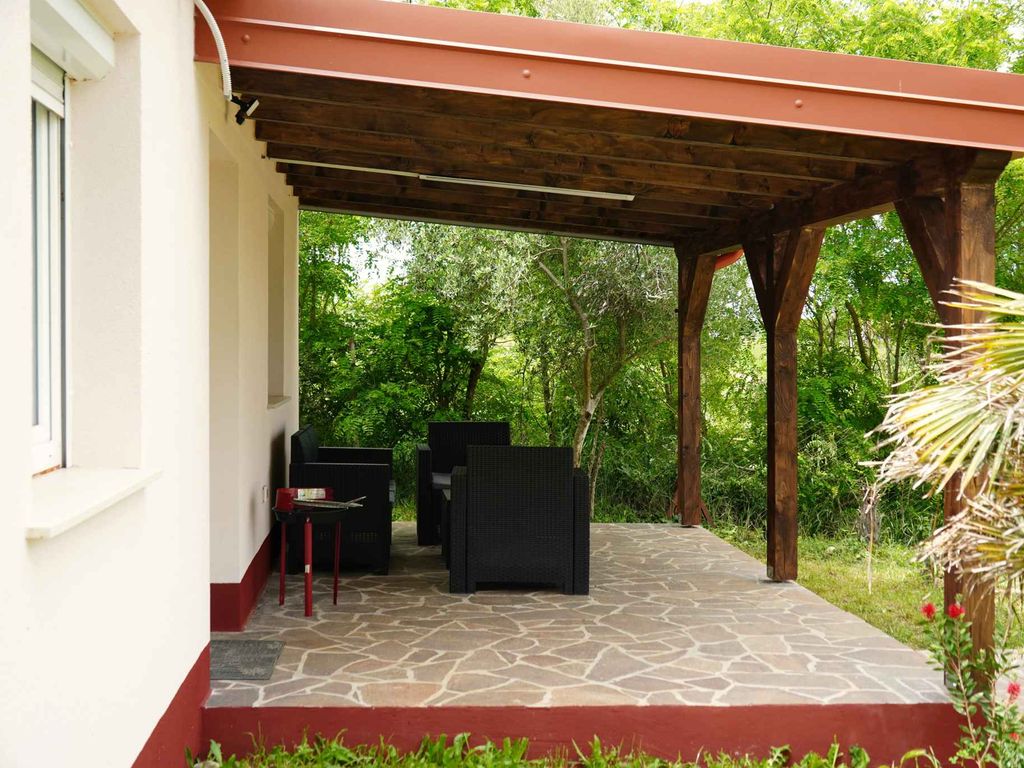 Bungalow Bungalow mit großem Garten