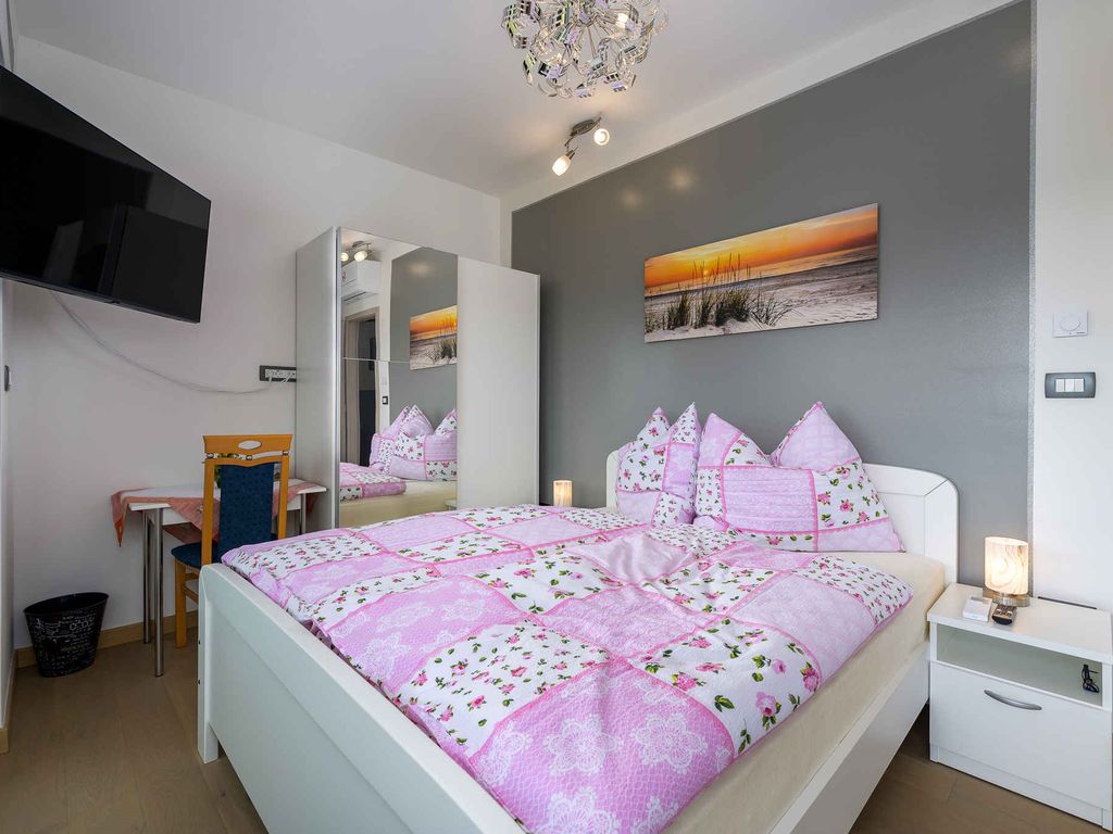 Ferienwohnung mit Whirpool und Klimaanlage