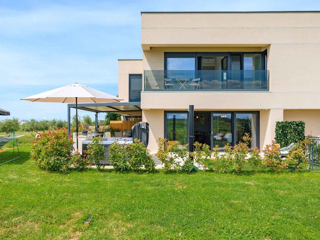 Ferienwohnung mit Whirpool und Klimaanlage